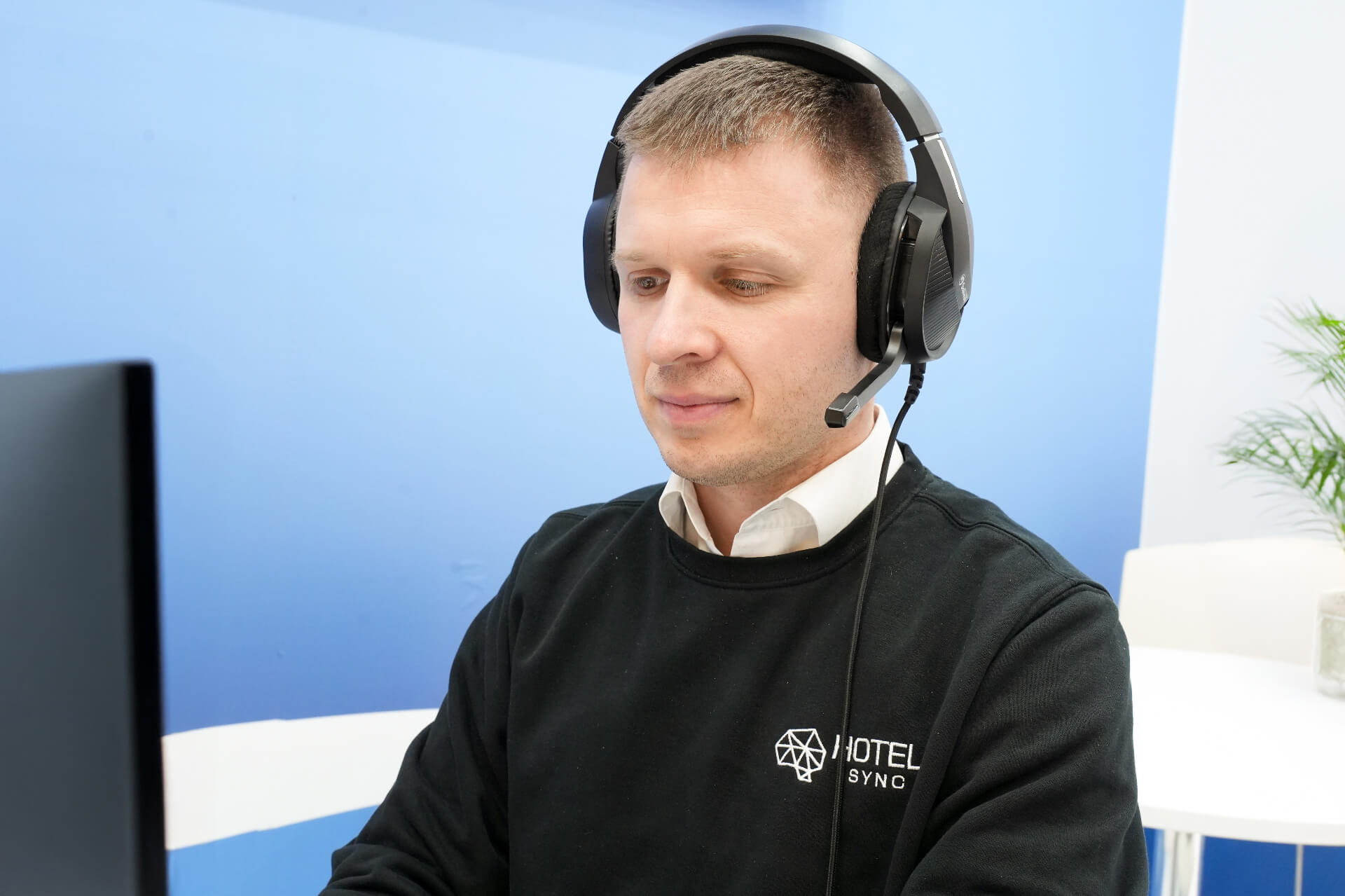Mbështetje HotelSync: Zoki në bisedën live
